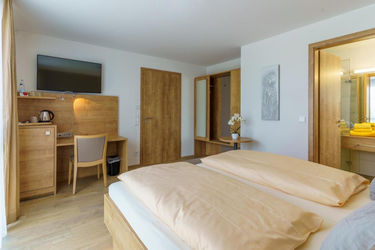 Hotel Rosenstein Heubach  Екстериор снимка