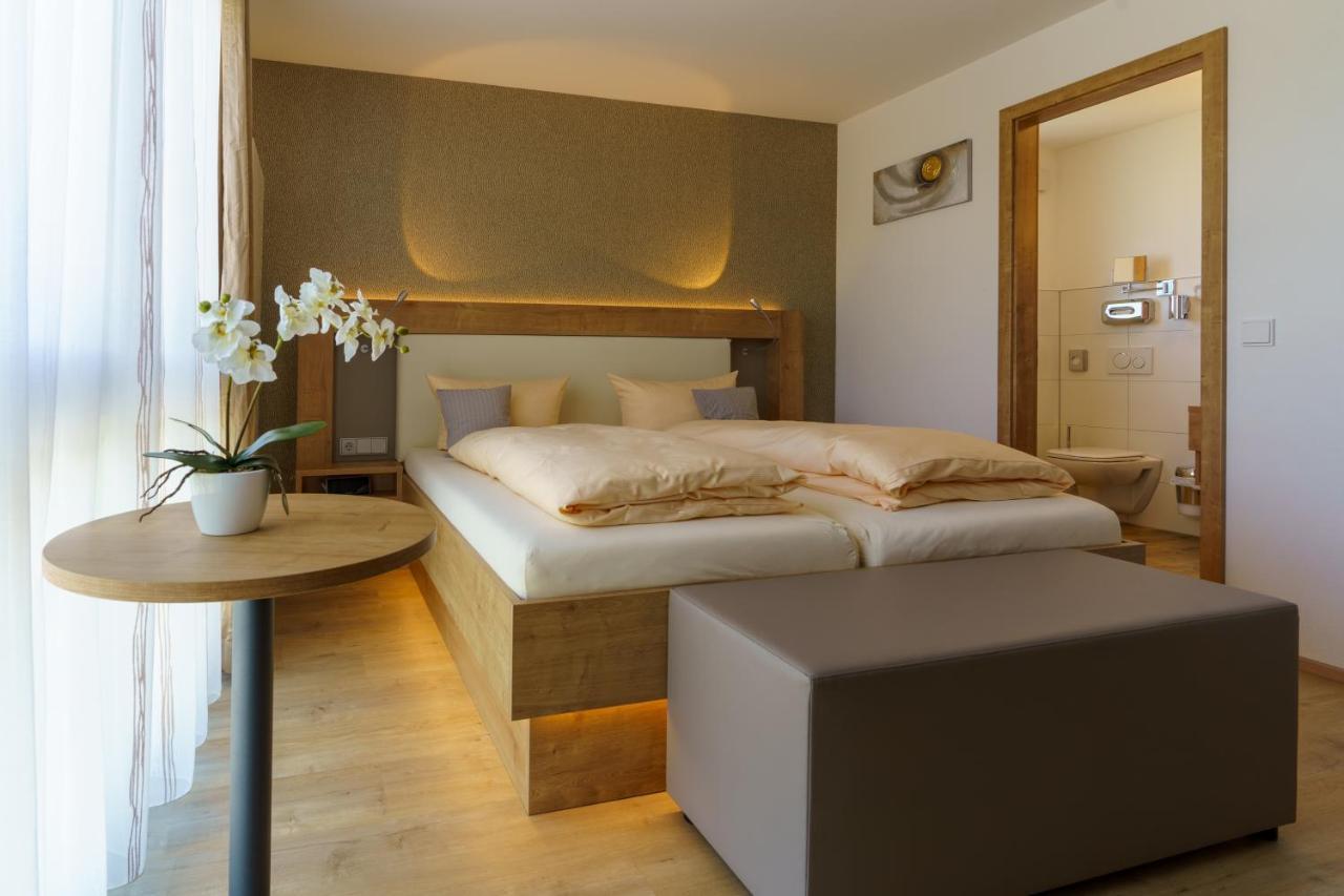 Hotel Rosenstein Heubach  Екстериор снимка
