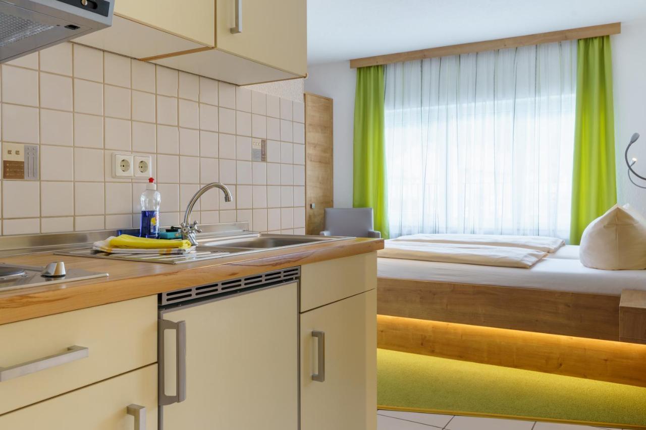 Hotel Rosenstein Heubach  Екстериор снимка