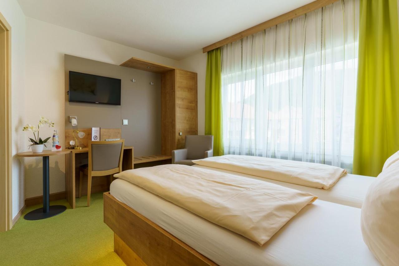 Hotel Rosenstein Heubach  Екстериор снимка