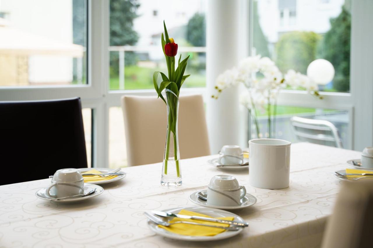 Hotel Rosenstein Heubach  Екстериор снимка
