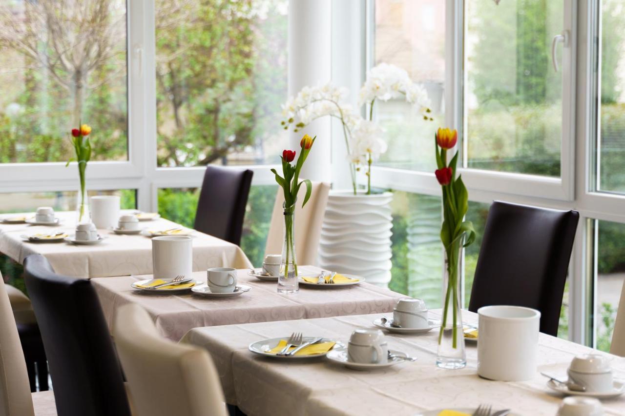 Hotel Rosenstein Heubach  Екстериор снимка