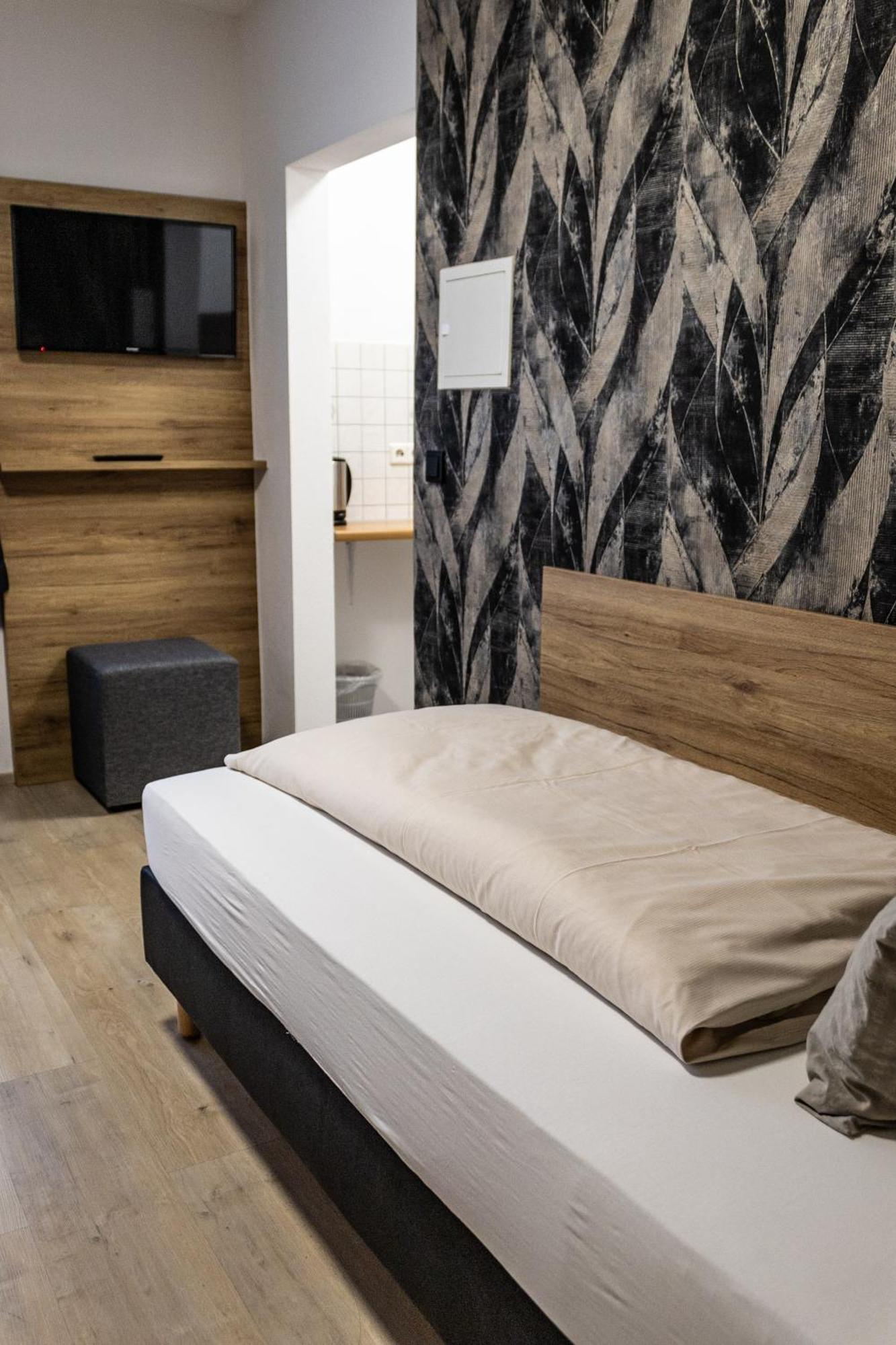 Hotel Rosenstein Heubach  Екстериор снимка
