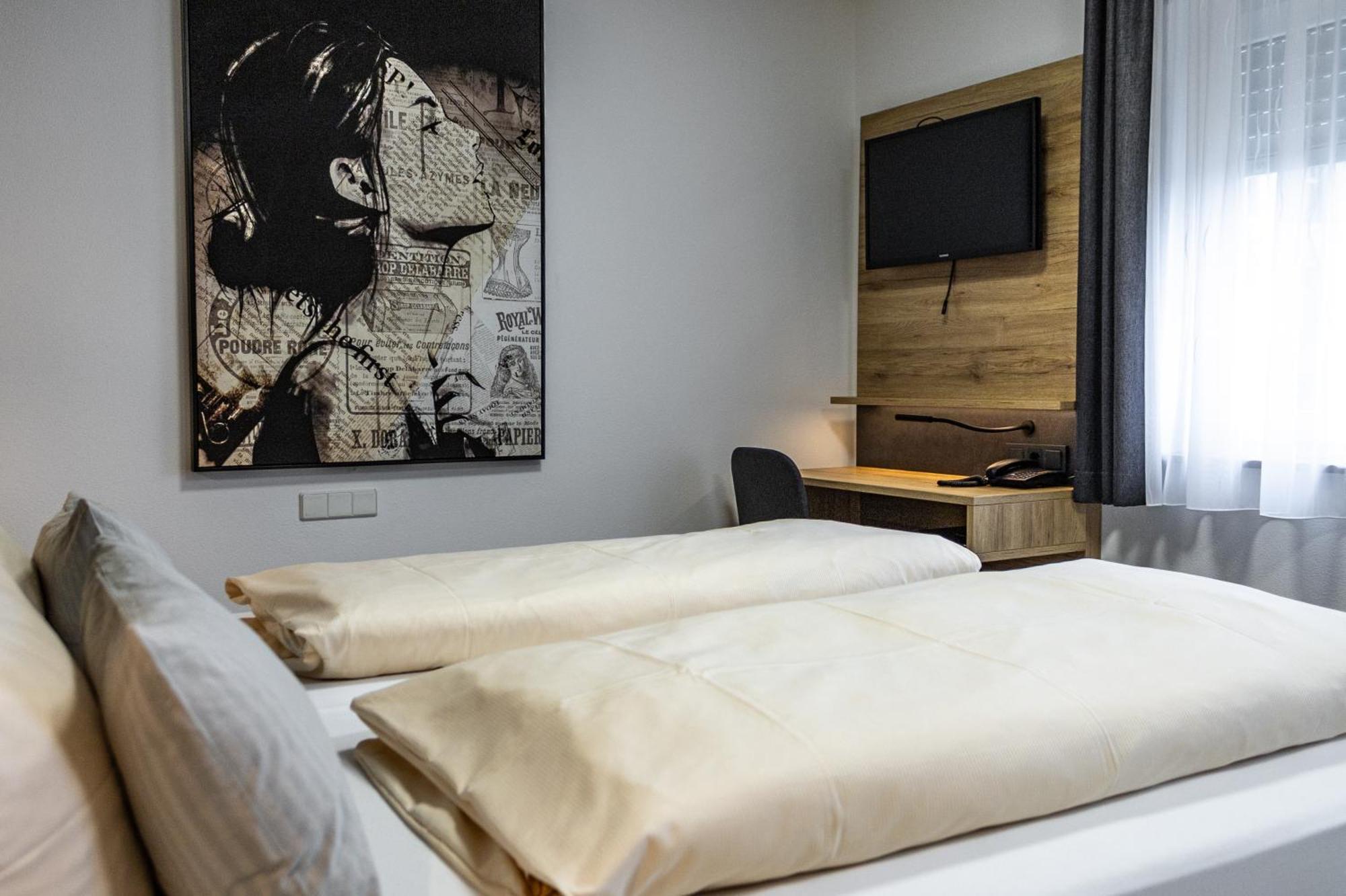 Hotel Rosenstein Heubach  Екстериор снимка